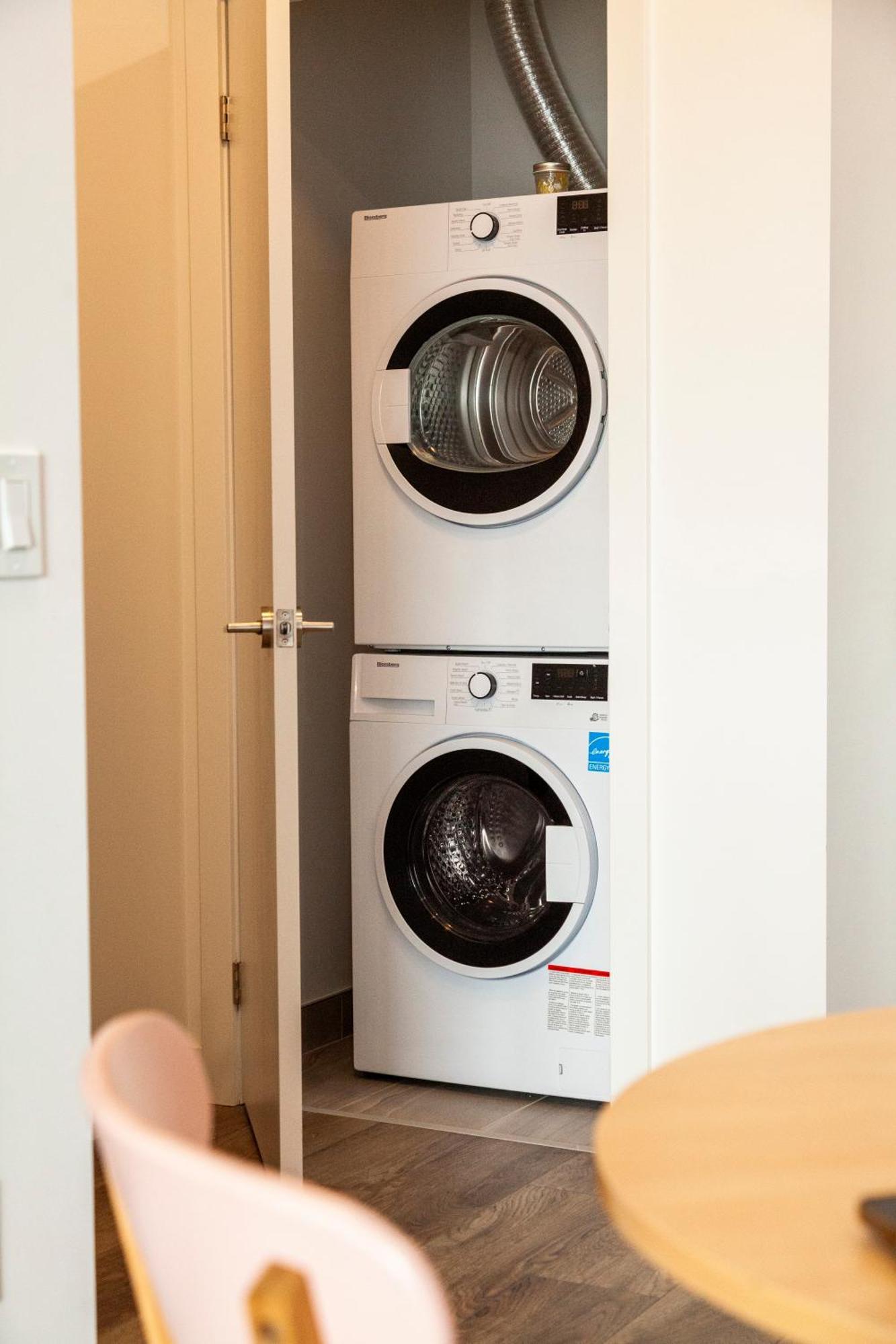 The Laundry Rooms Station Park Kitchener Exterior foto